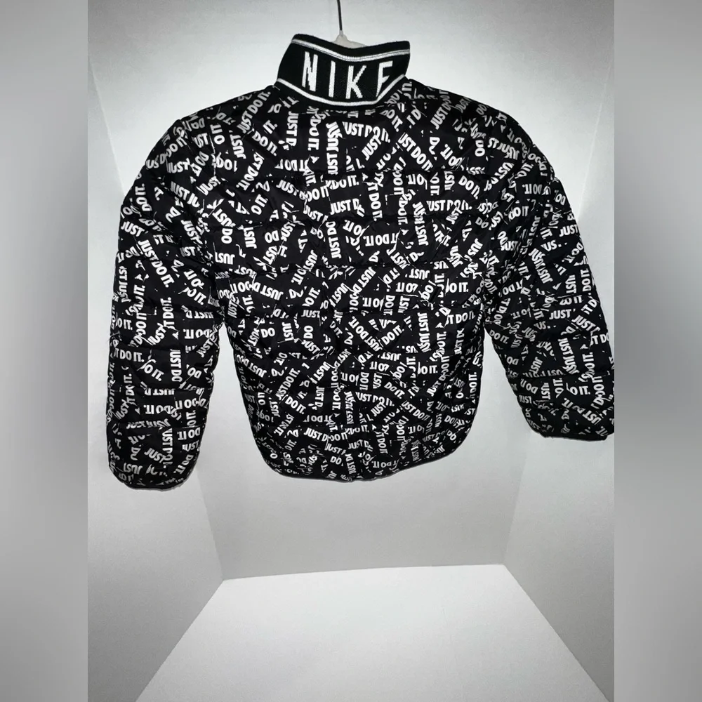 Nike Little Boy’s Medium 5 6 YRS Just Do It All Over Logo Puffer Coat Jacket M